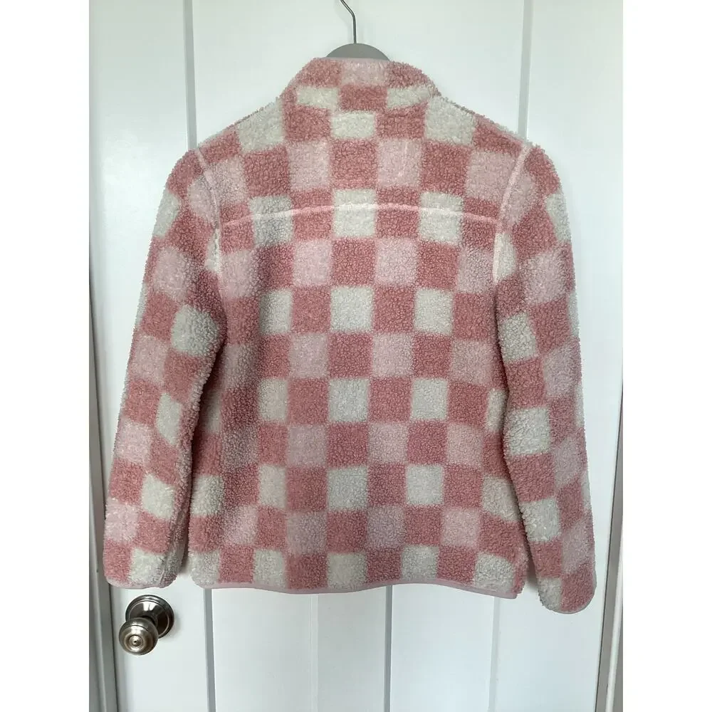 Vineyard Vines get ready